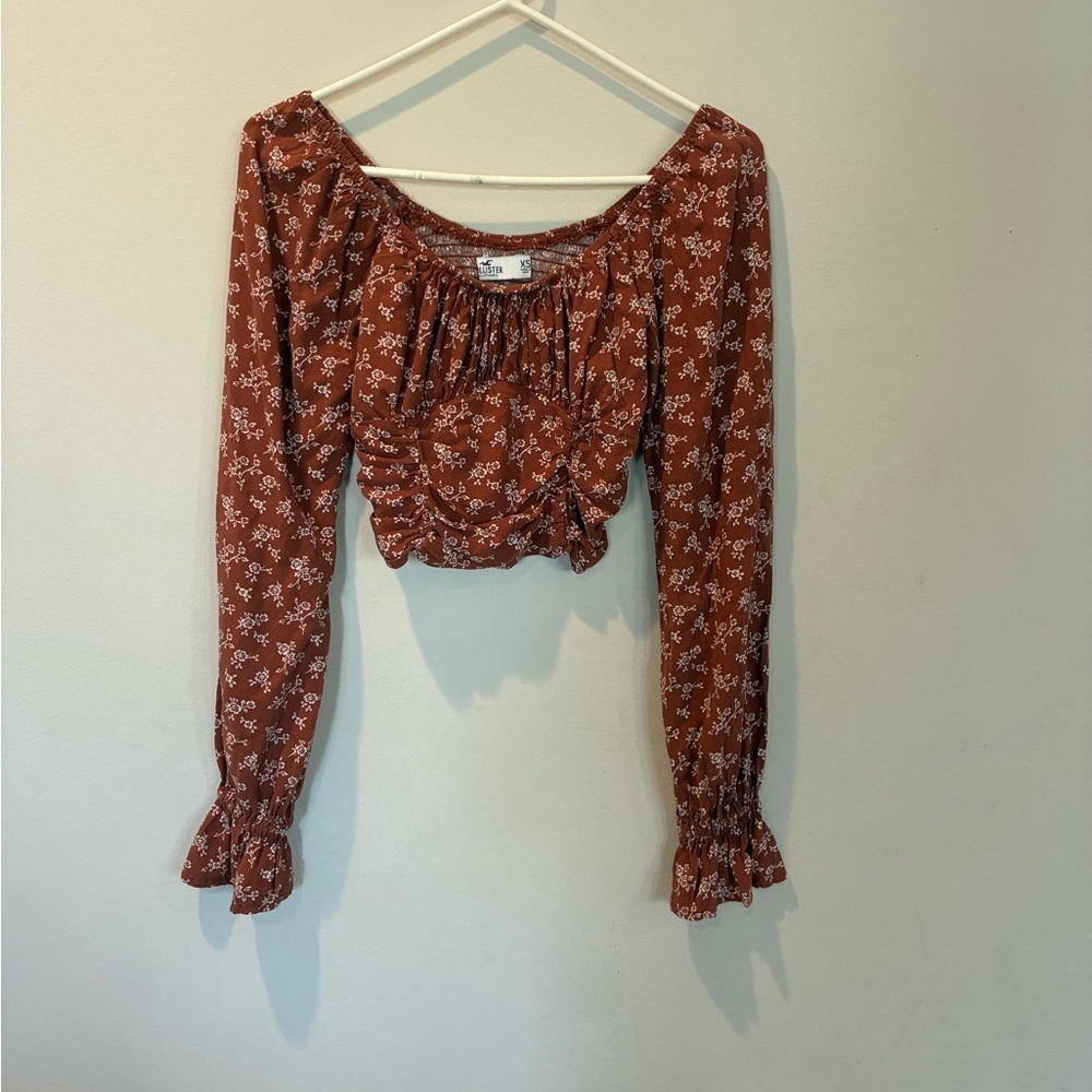 Hollister Rust Floral cropped long sleeve shirt w/ Corset details & smocked back